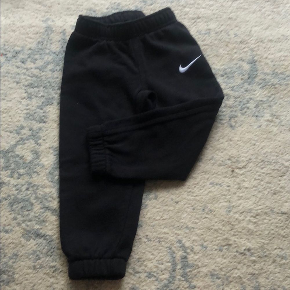 Nike sweatpants size 3t